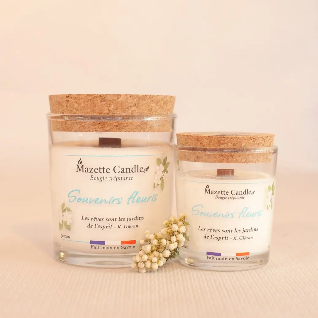 Bougies naturelles Mazette Candle Souvenirs Fleuris 65g et 150g parfum jasmin, avec couvercles en liège et fleurs blanches