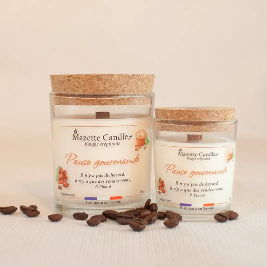 Deux bougies Mazette Candle Pause gourmande 65g et 150g parfum cappuccino, avec couvercles en liège, grains de café en décor