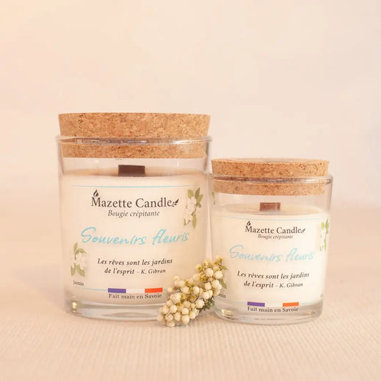 Deux bougies Mazette Candle Souvenirs fleuris 65g et 150g parfum jasmin, avec couvercles en liège, fleurs blanches en décor